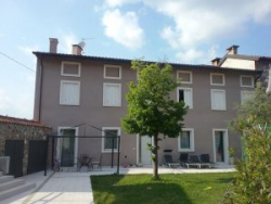 Riqualificazione fabbricato di corte